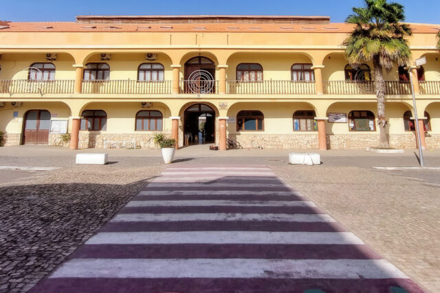 Santa Maria Municipal Market: pretty on the outside, uneven on the inside