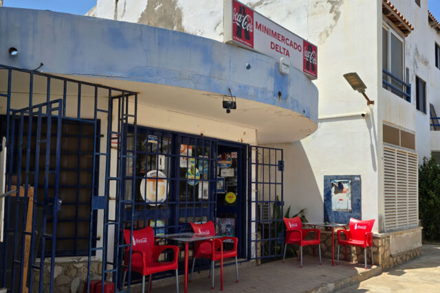 Mini Mercado Murdeira: when the corner shop is, quite literally, a lifesave