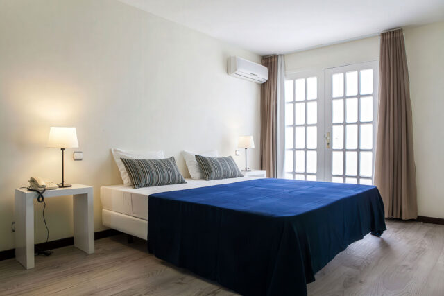 Murdeira Village: isolation, open sea… and calm as the main activity