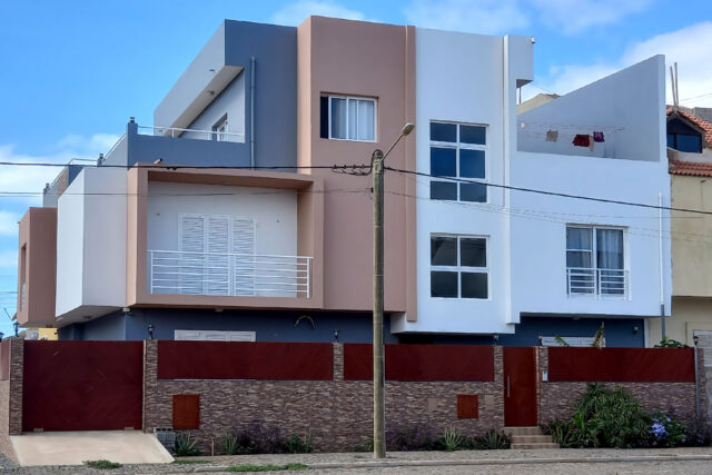 Nifa House: serious rest in Espargos, no unnecessary extras