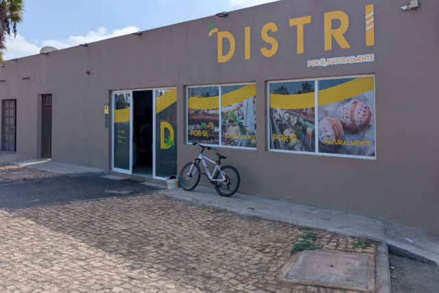 Supermarket Distri: The small place that ends up saving more than one day