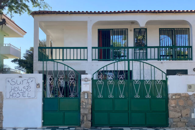 Surf House Hostel: good vibes, boards nearby, and cleanliness… depends on the day