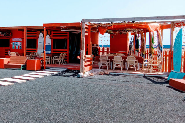 Filu @ Surf; wind, a calm bay, and the kind of place you end up staying at