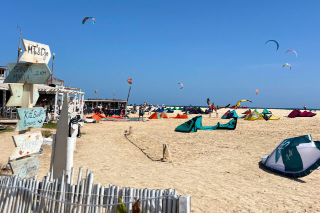 Kite Beach Coastline: constant wind, cold beers and people who know how to fall properly