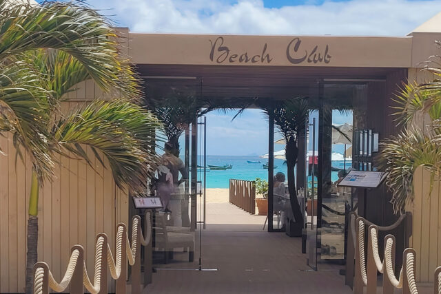Morna Beach Club: when a beach bar comes with a wristband