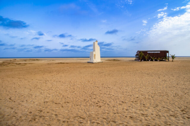 Ponta do Sinó Lighthouse: a small lighthouse, lots of wind, and expectations kept low