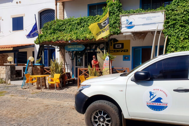 Santa Kite School, learning calmly, with safety first